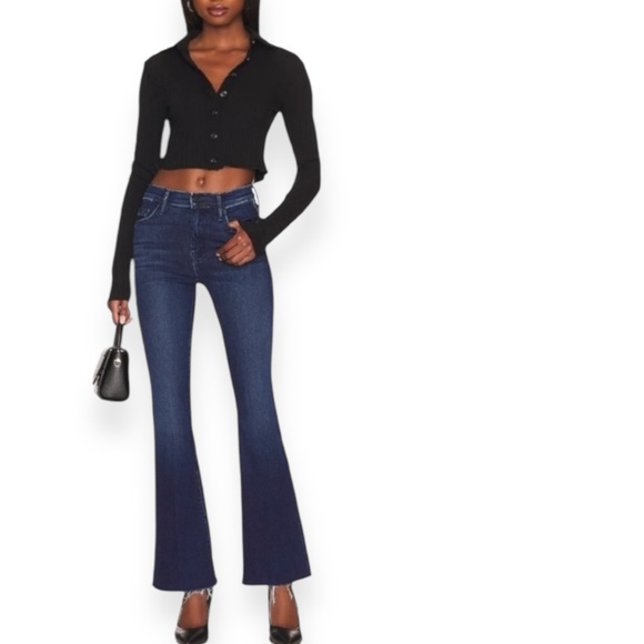 Mother Denim • The Weekender Fray Tongue & Chic - Picture 10 of 10